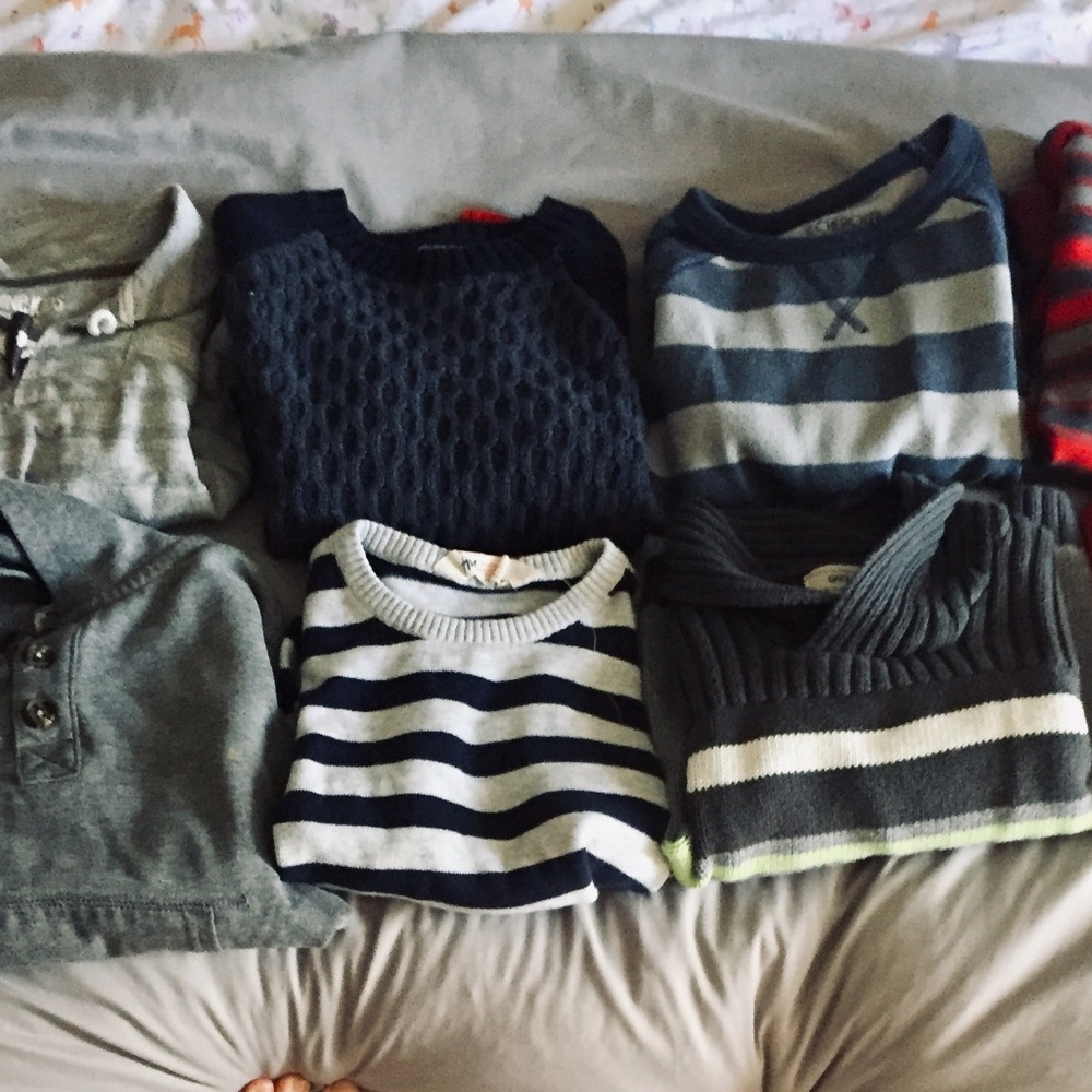 Boys sweater & sweatshirt bundle - Size 5T/XS